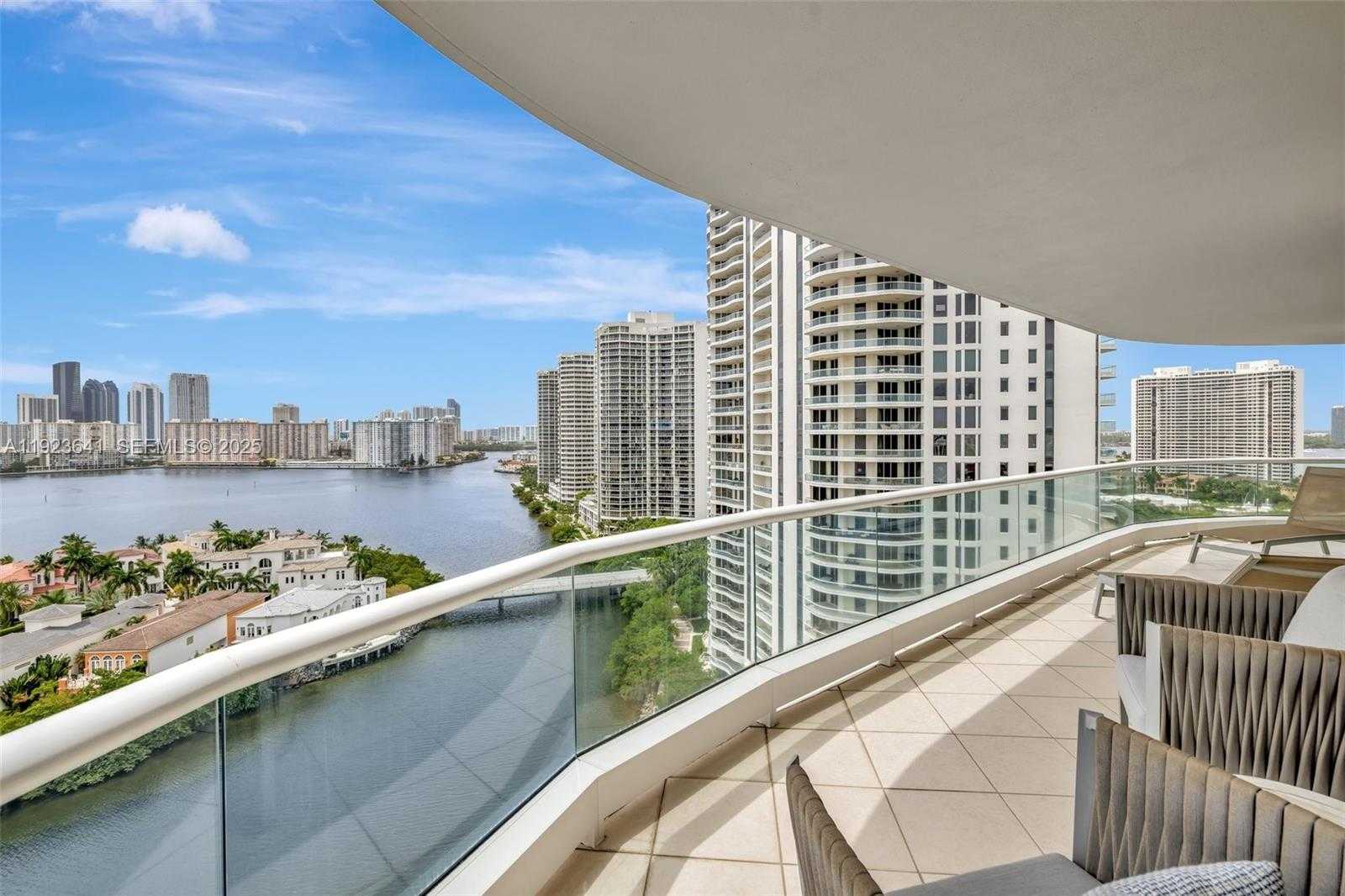 Small Image of 7000 ISLAND BLVD #1701, Aventura Number 15