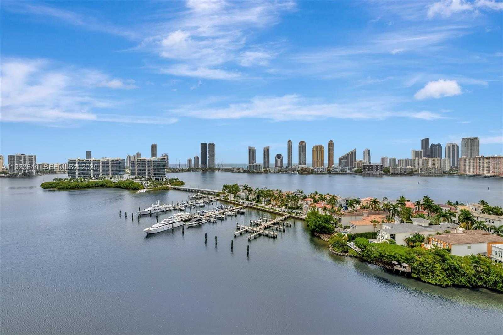 Small Image of 7000 ISLAND BLVD #1701, Aventura Number 16