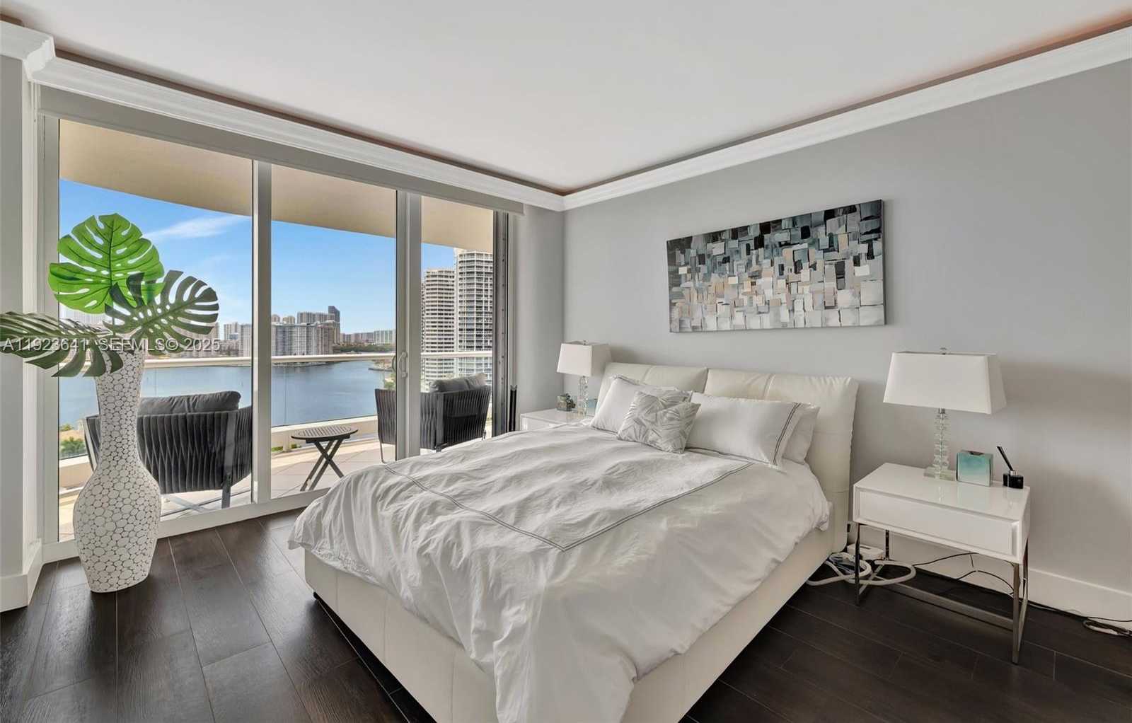 Small Image of 7000 ISLAND BLVD #1701, Aventura Number 22