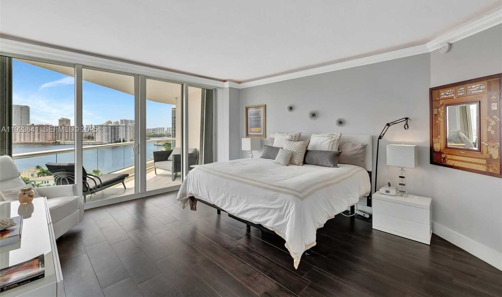 Small Image of 7000 ISLAND BLVD #1701, Aventura Number 27