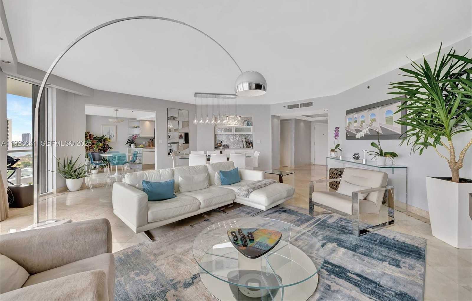 Small Image of 7000 ISLAND BLVD #1701, Aventura Number 3