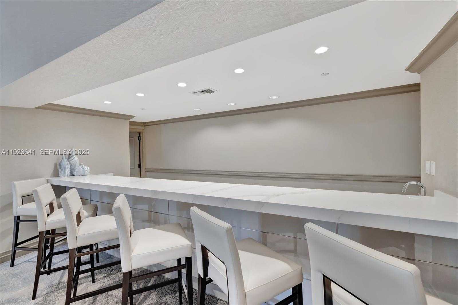 Small Image of 7000 ISLAND BLVD #1701, Aventura Number 38