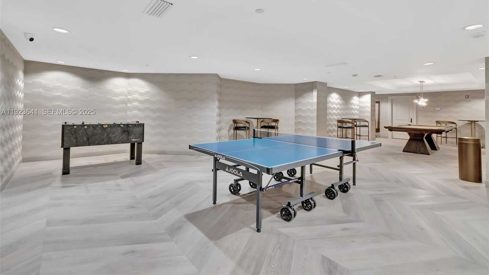 Small Image of 7000 ISLAND BLVD #1701, Aventura Number 41