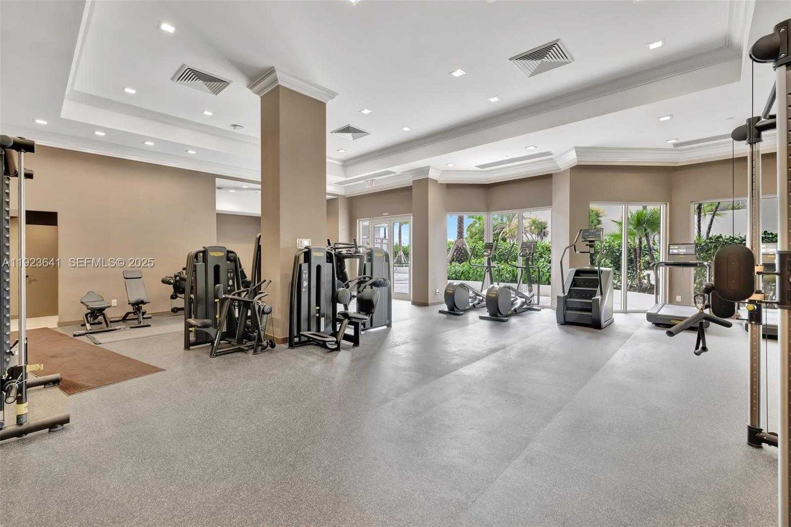 Small Image of 7000 ISLAND BLVD #1701, Aventura Number 43