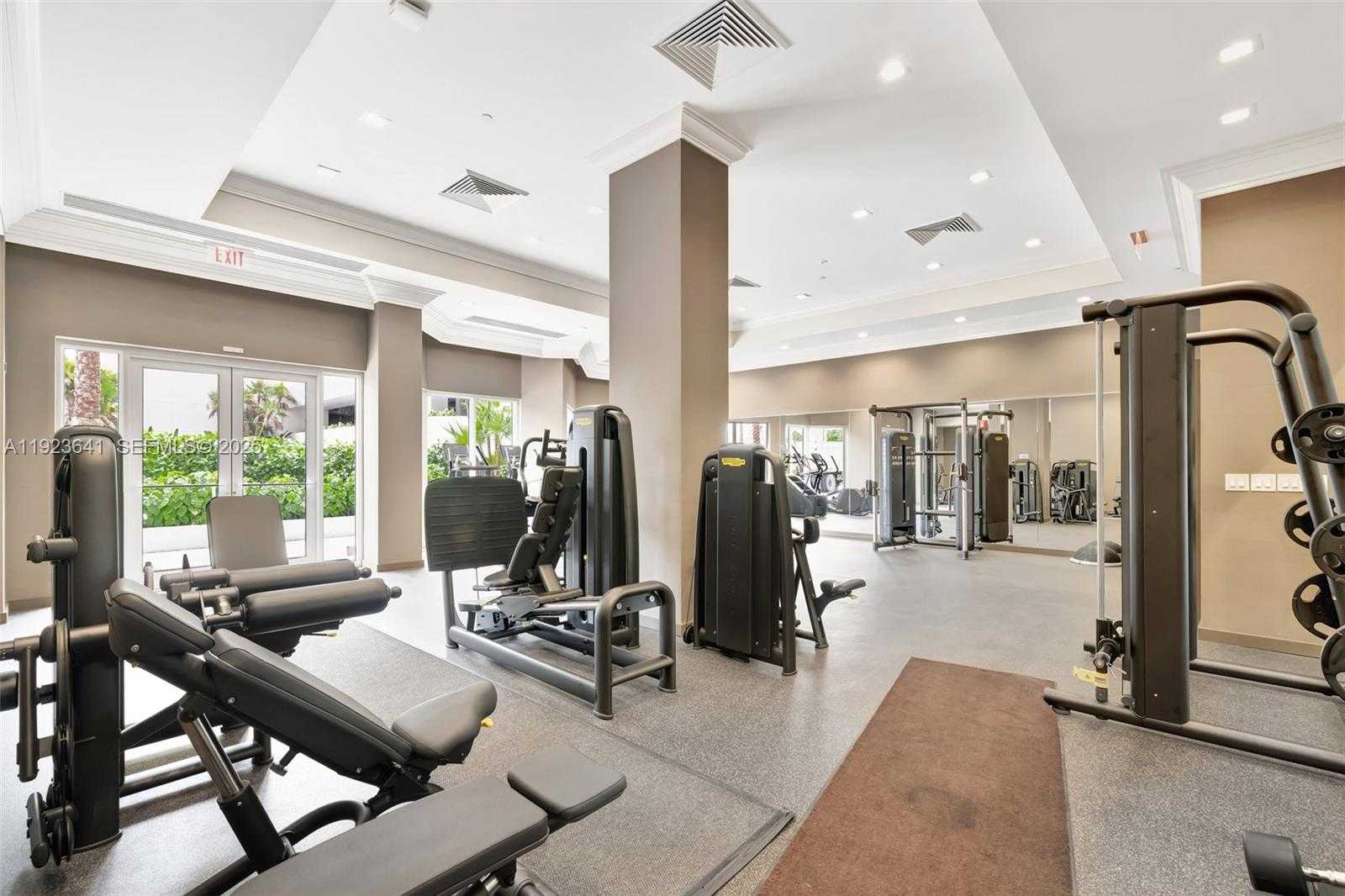 Small Image of 7000 ISLAND BLVD #1701, Aventura Number 44