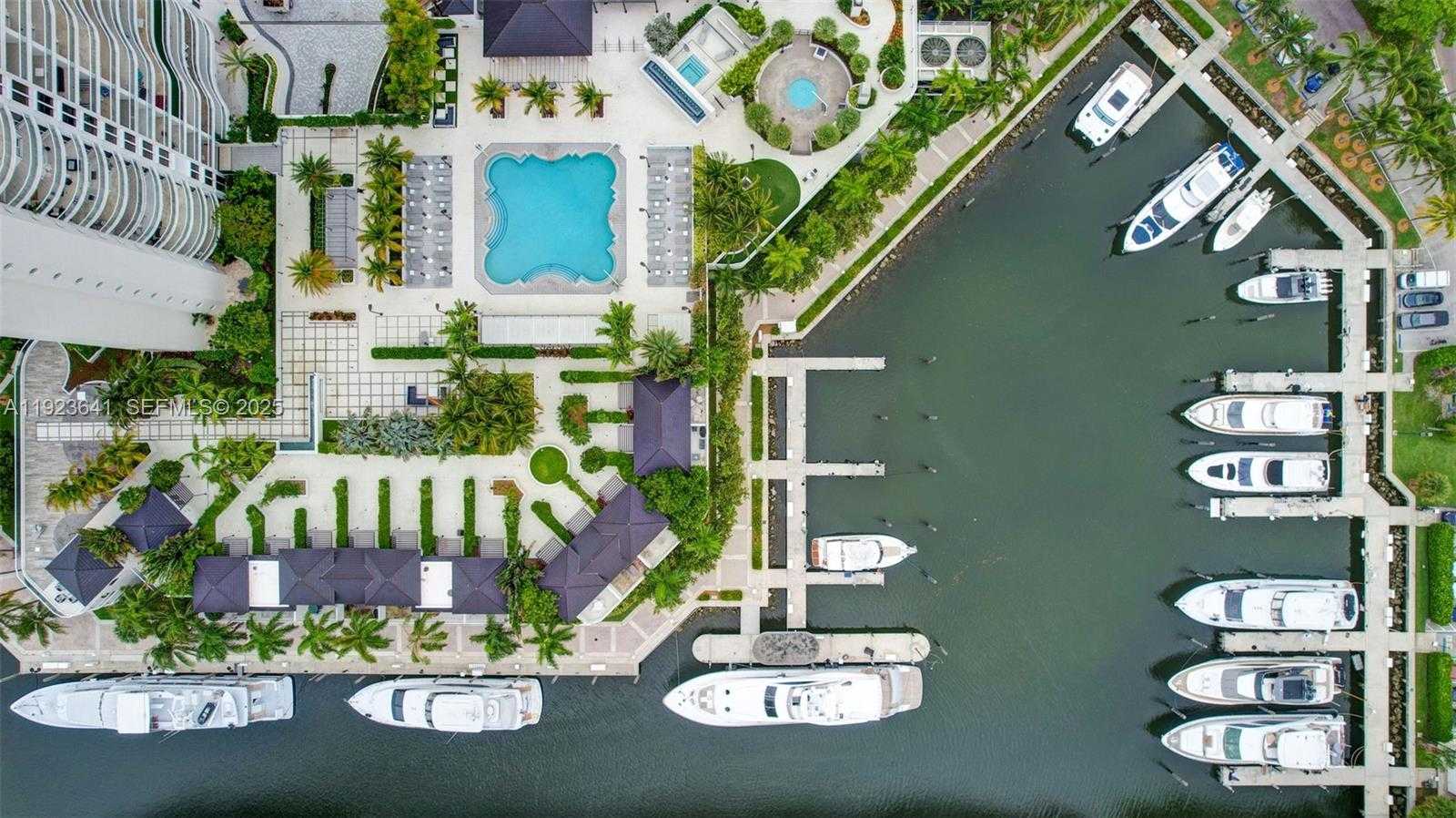 Small Image of 7000 ISLAND BLVD #1701, Aventura Number 46