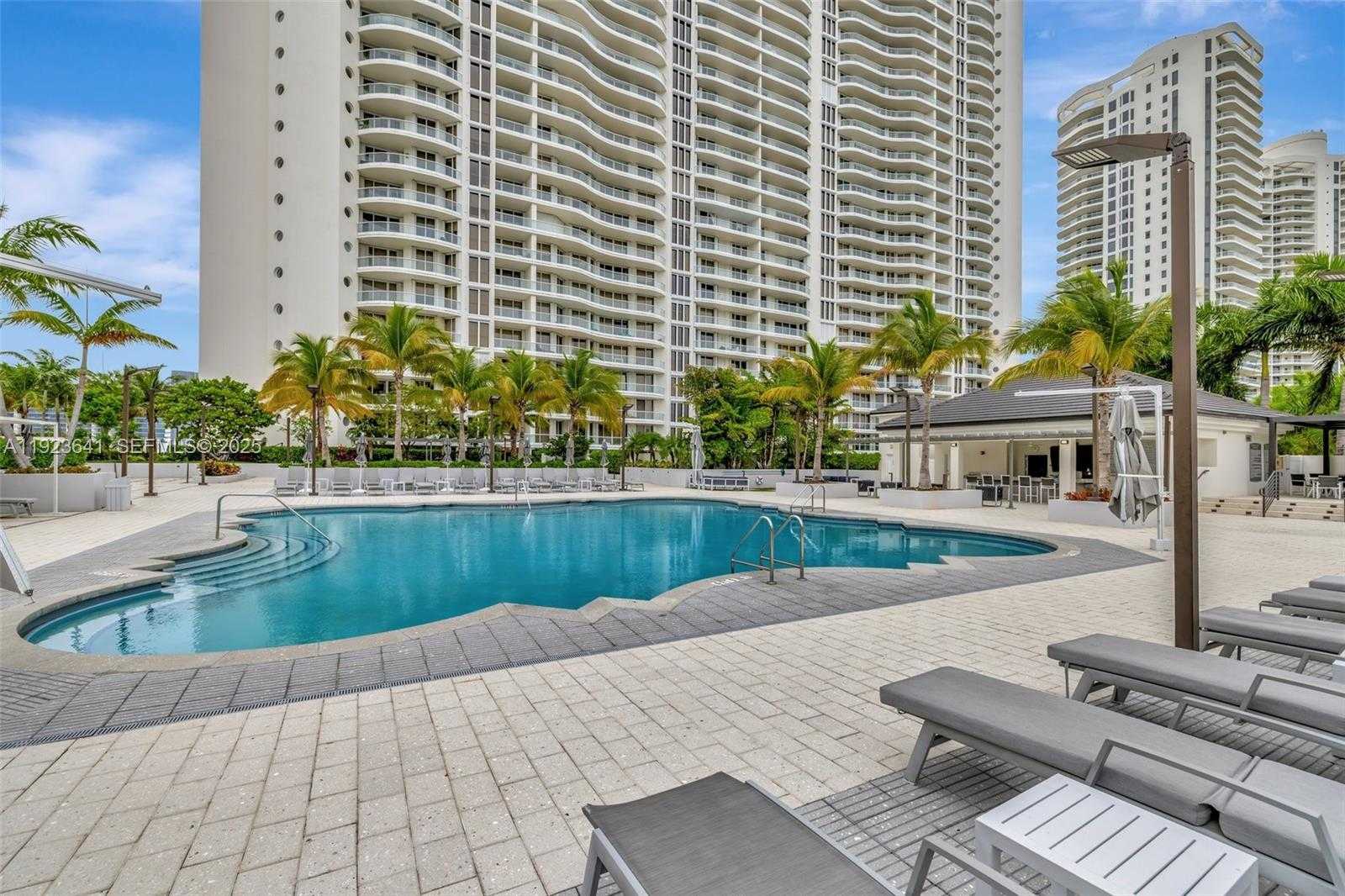 Small Image of 7000 ISLAND BLVD #1701, Aventura Number 49