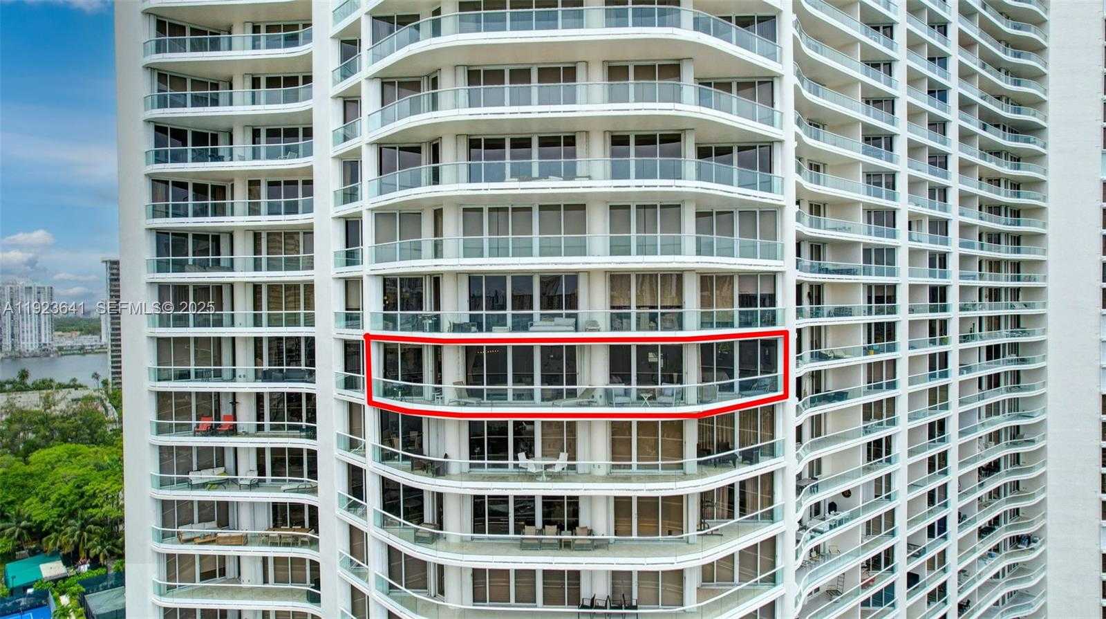 Small Image of 7000 ISLAND BLVD #1701, Aventura Number 54
