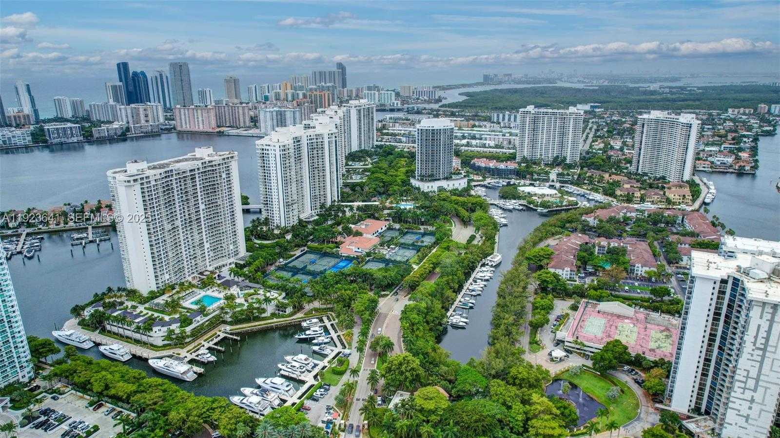 Small Image of 7000 ISLAND BLVD #1701, Aventura Number 58