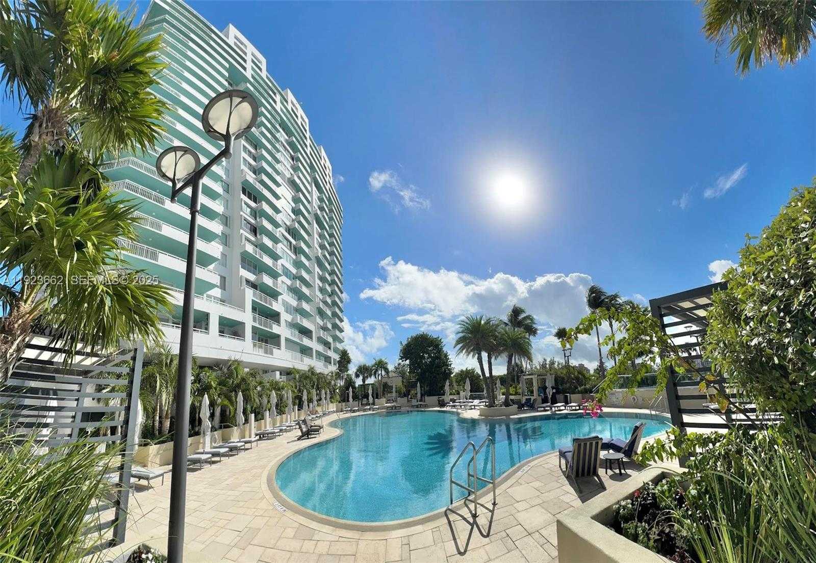 Small Image of 400 SOUTH POINTE DR #1610, Miami Beach Number 16