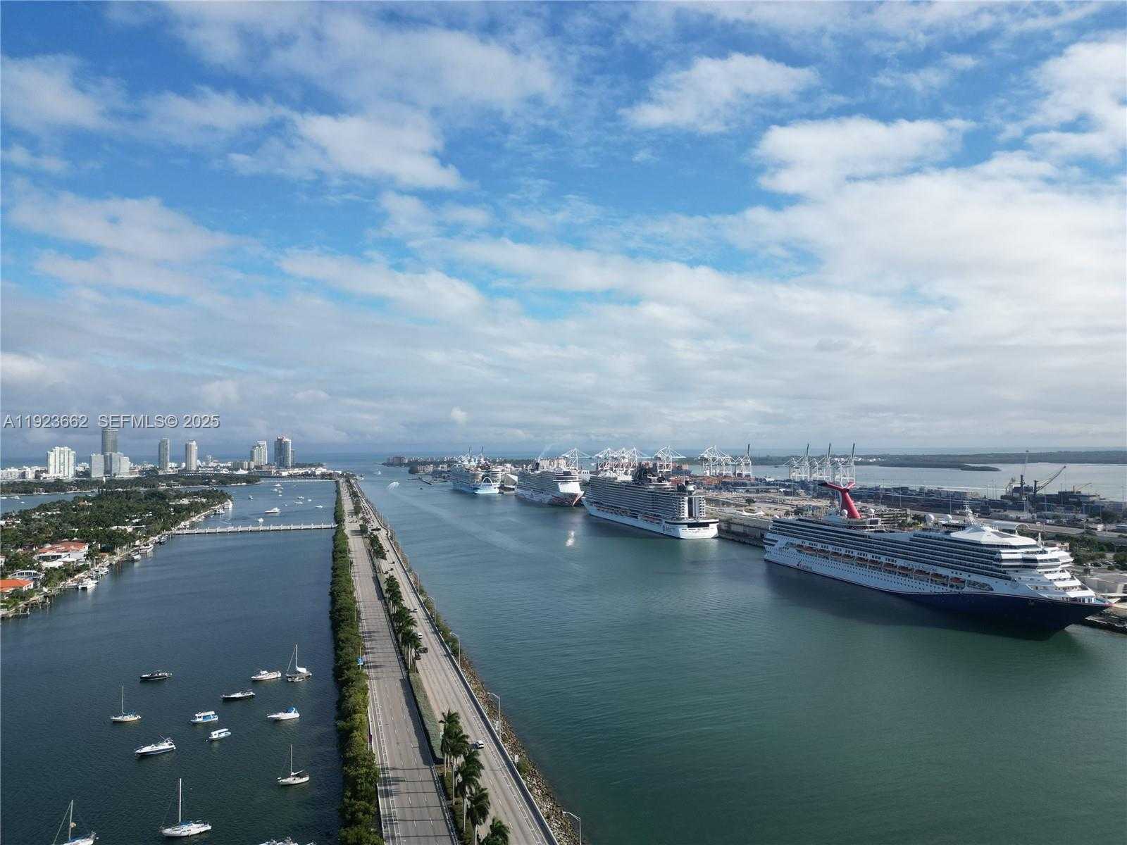 Small Image of 400 SOUTH POINTE DR #1610, Miami Beach Number 20