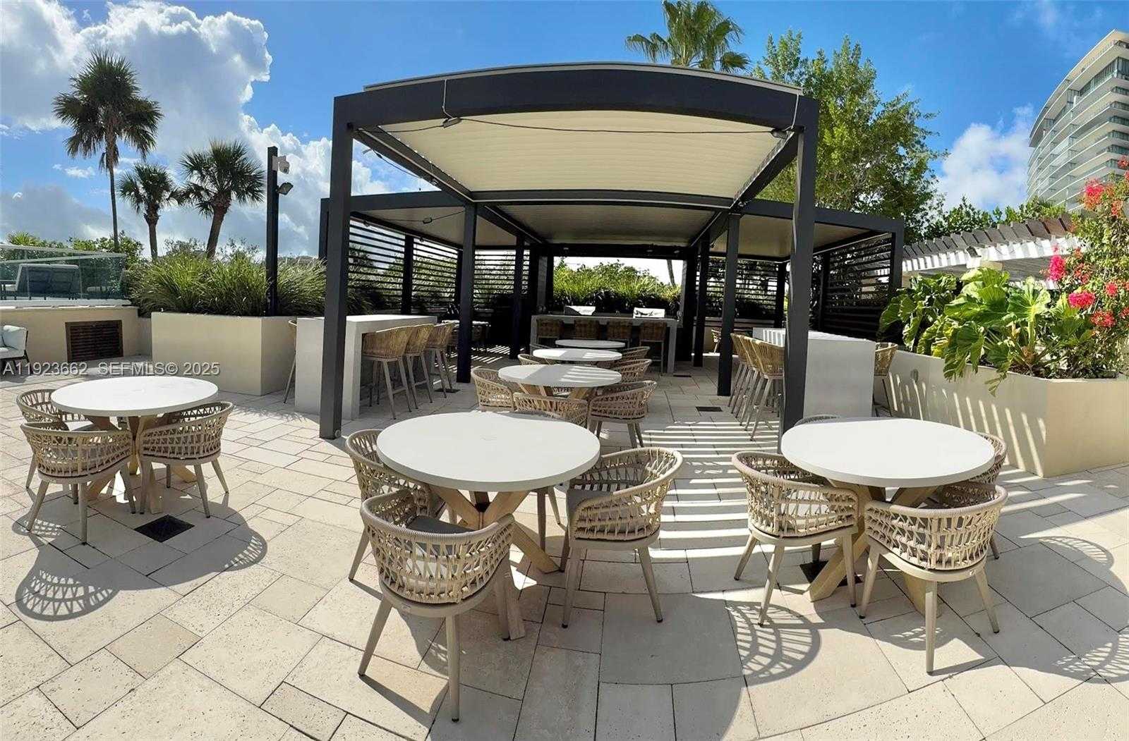 Small Image of 400 SOUTH POINTE DR #1610, Miami Beach Number 23