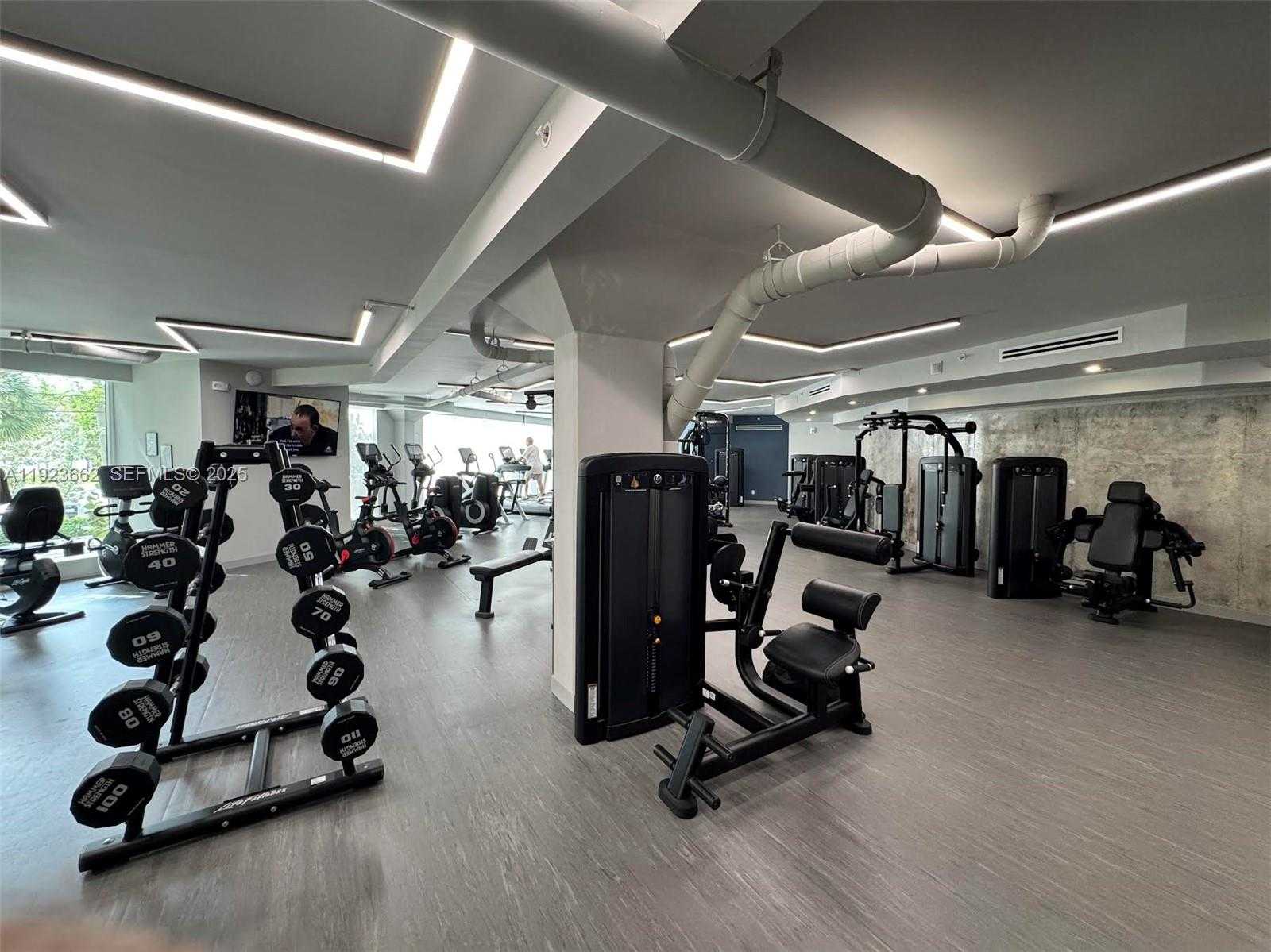 Small Image of 400 SOUTH POINTE DR #1610, Miami Beach Number 27