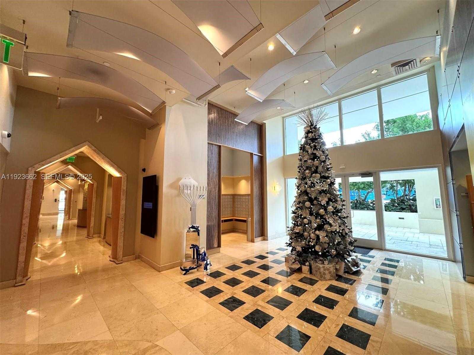 Small Image of 400 SOUTH POINTE DR #1610, Miami Beach Number 28