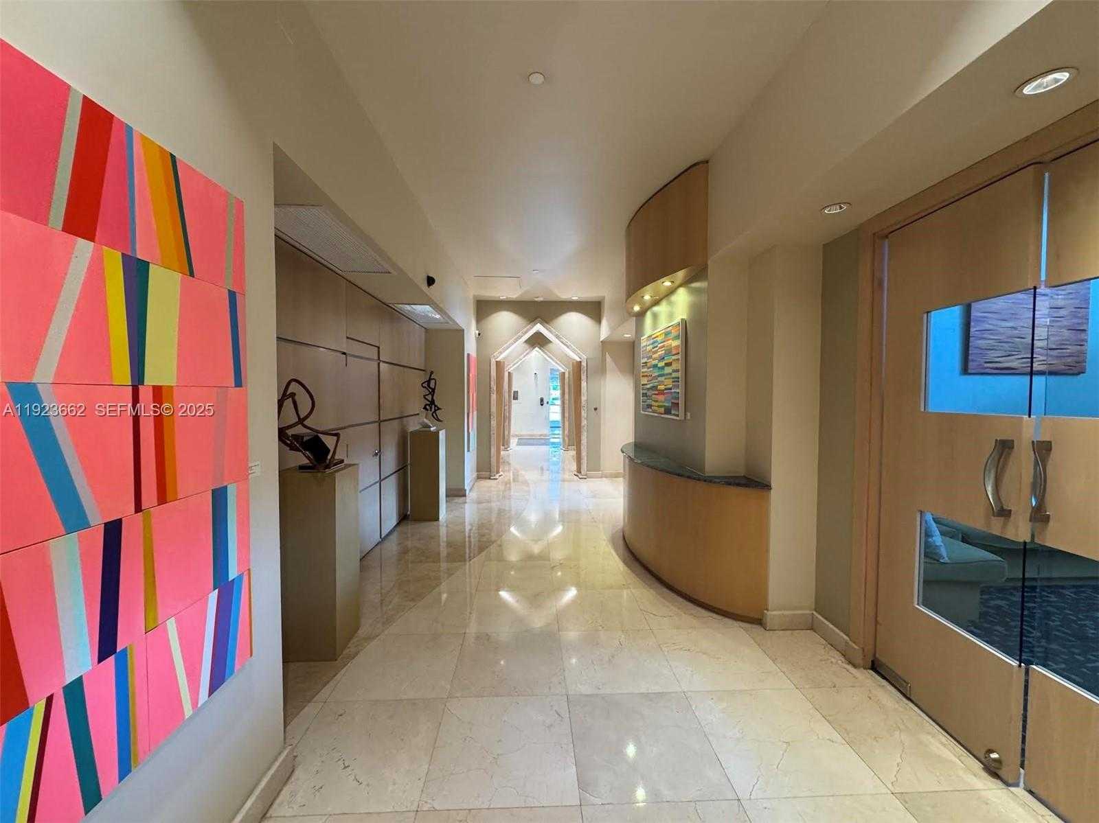 Small Image of 400 SOUTH POINTE DR #1610, Miami Beach Number 29