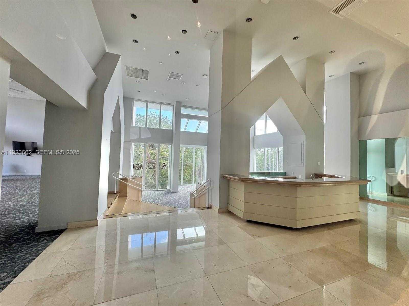 Small Image of 400 SOUTH POINTE DR #1610, Miami Beach Number 34