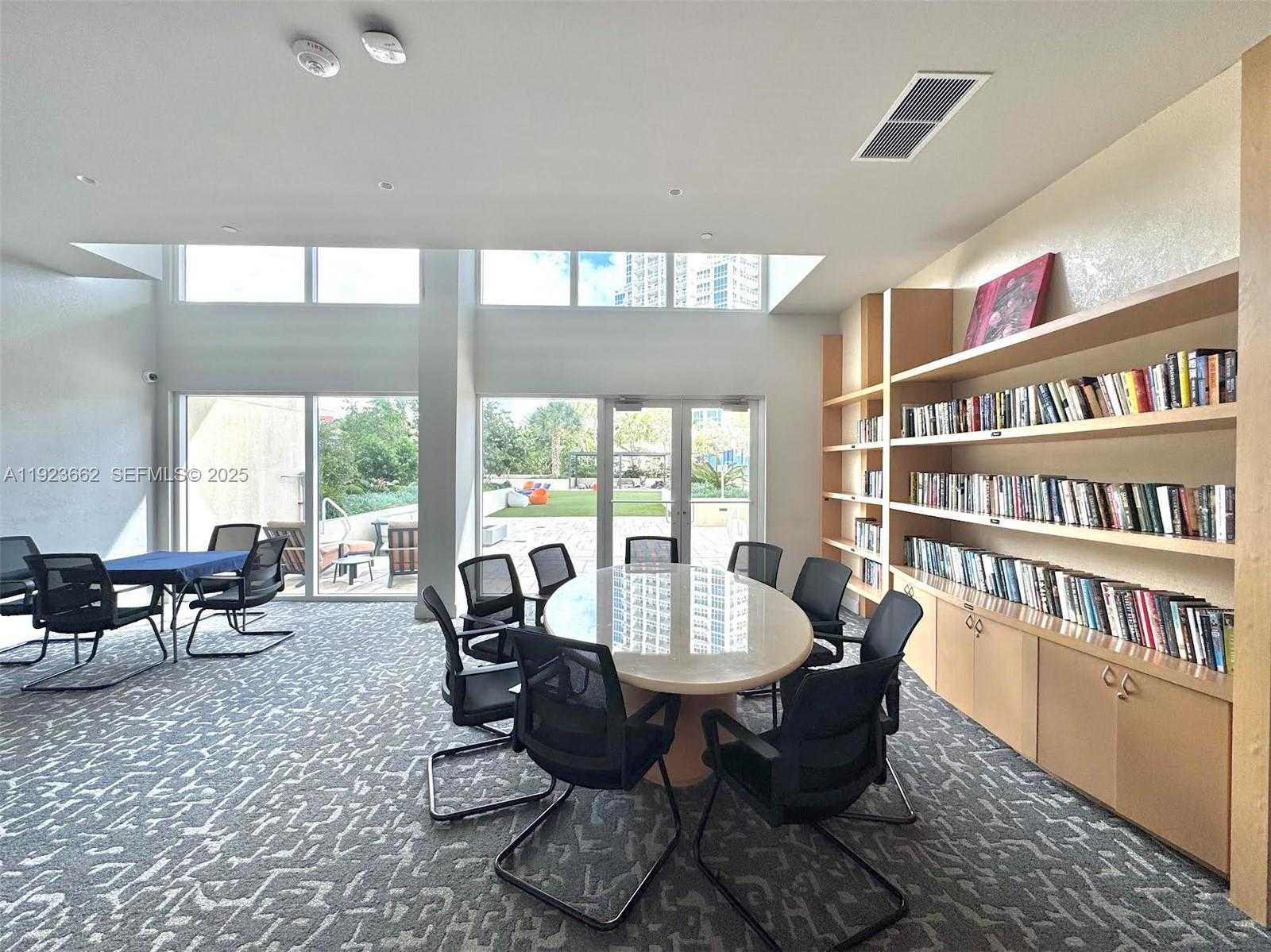 Small Image of 400 SOUTH POINTE DR #1610, Miami Beach Number 38