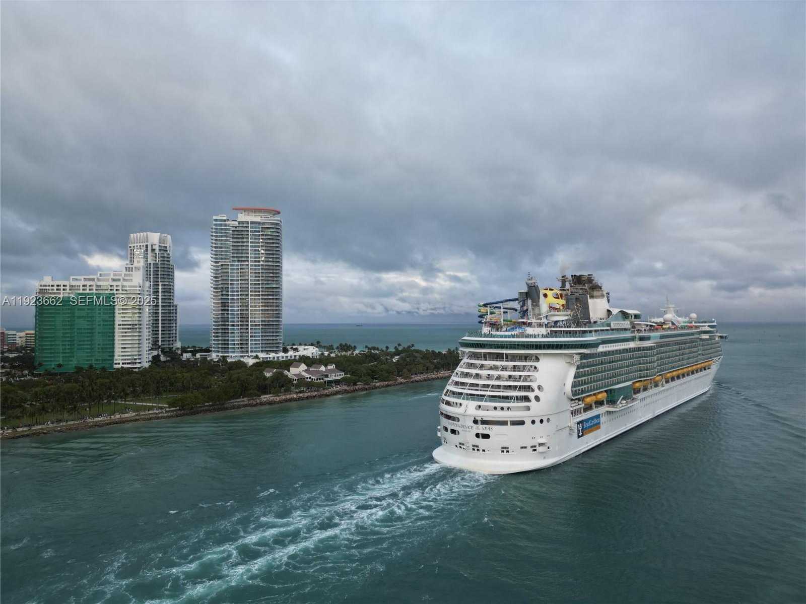 Small Image of 400 SOUTH POINTE DR #1610, Miami Beach Number 46