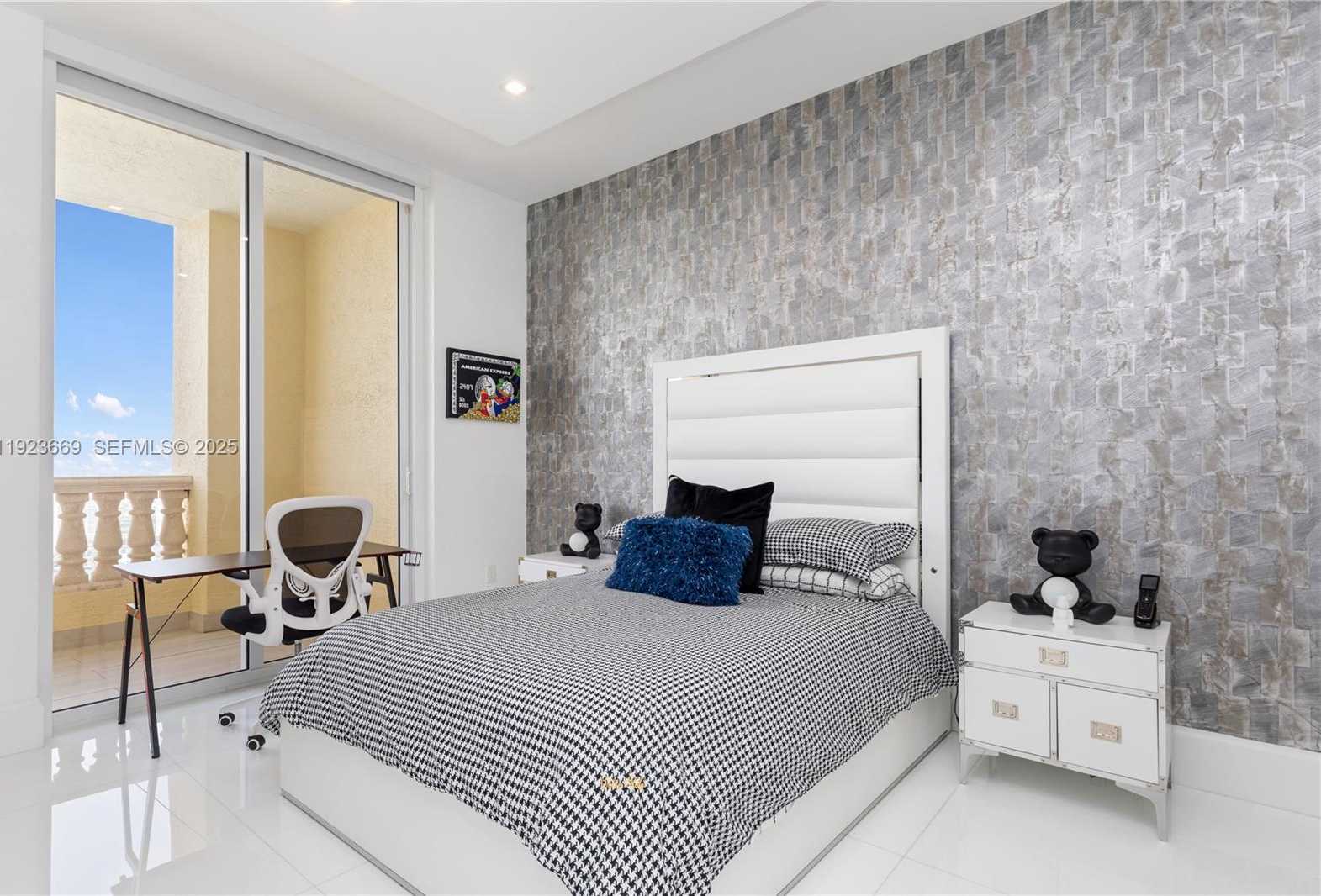 Small Image of 17875 COLLINS AVE #PH4701, Sunny Isles Beach Number 27