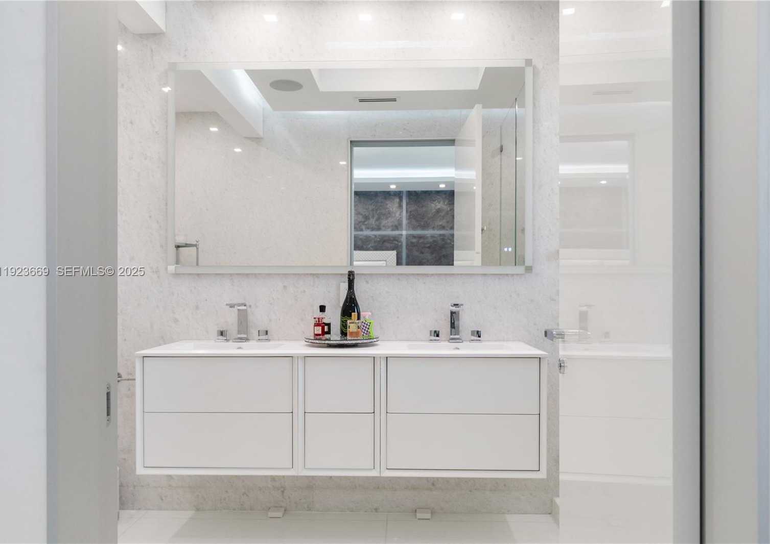 Small Image of 17875 COLLINS AVE #PH4701, Sunny Isles Beach Number 34