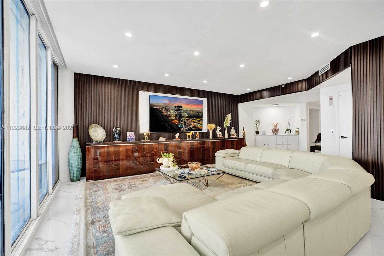 Small Image of 4000 ISLAND BLVD #2301, Aventura Number 20