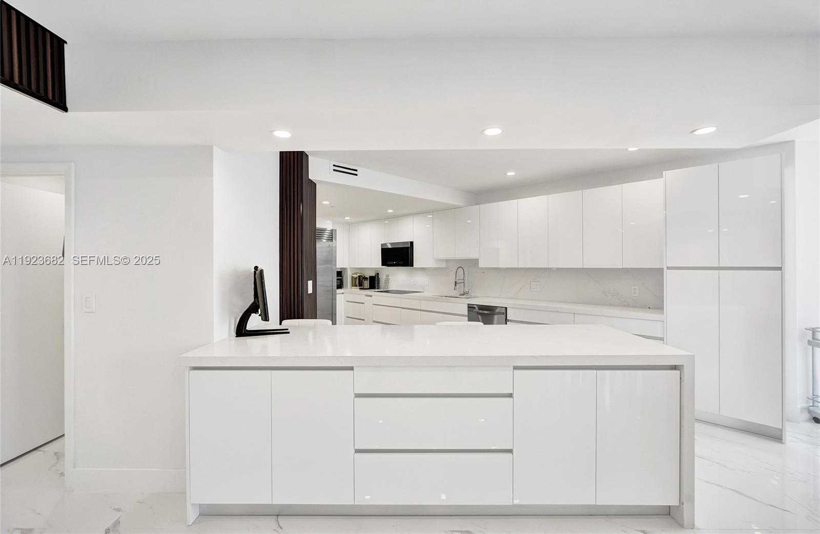 Small Image of 4000 ISLAND BLVD #2301, Aventura Number 23