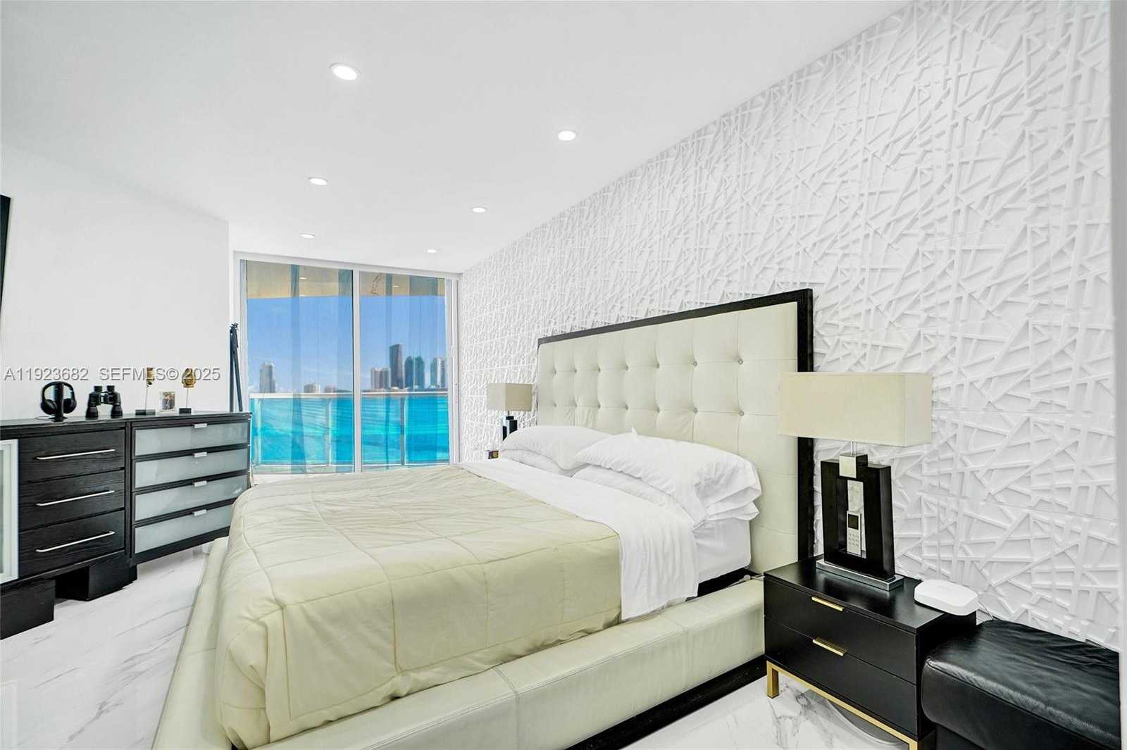 Small Image of 4000 ISLAND BLVD #2301, Aventura Number 29