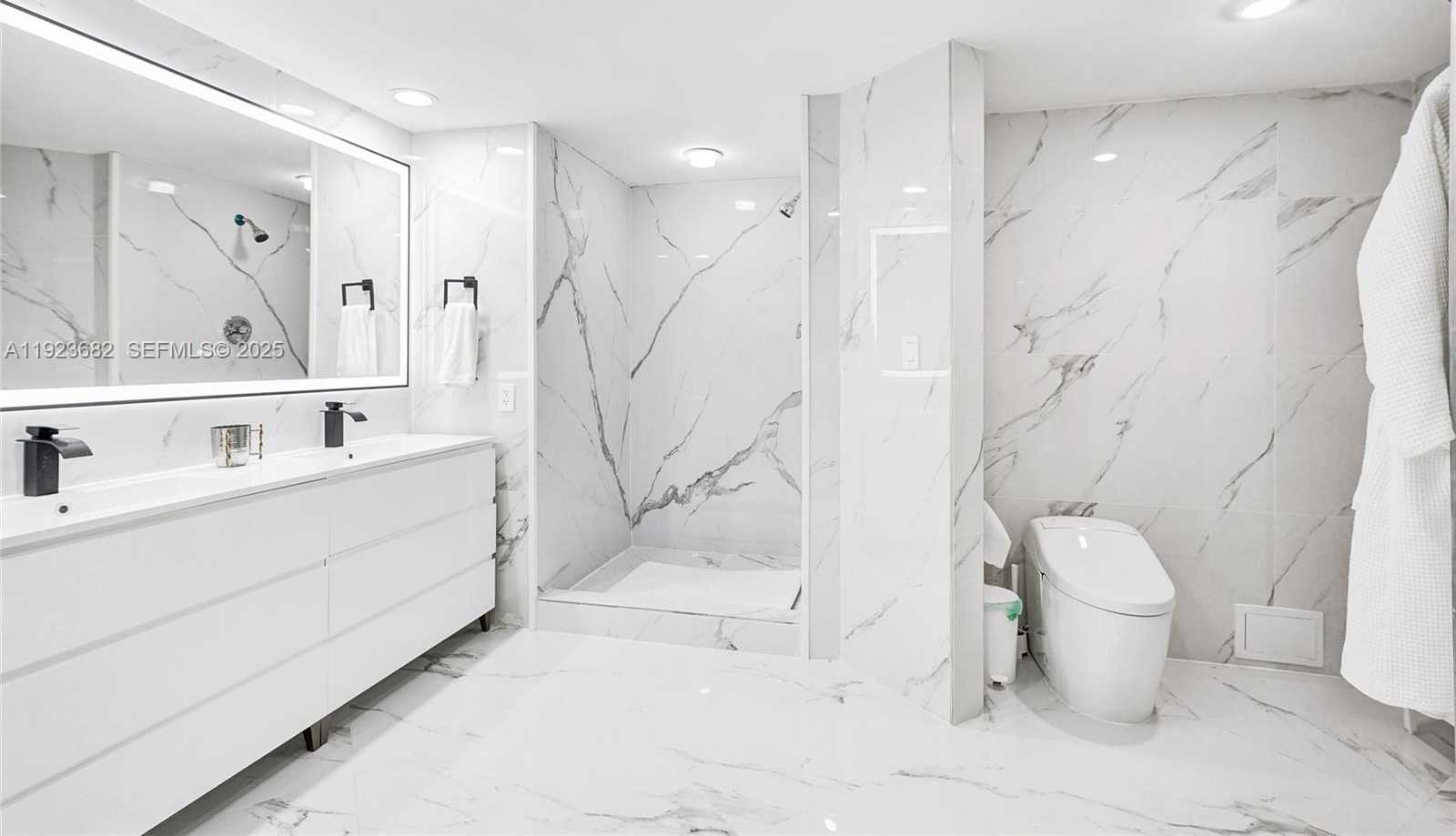 Small Image of 4000 ISLAND BLVD #2301, Aventura Number 4