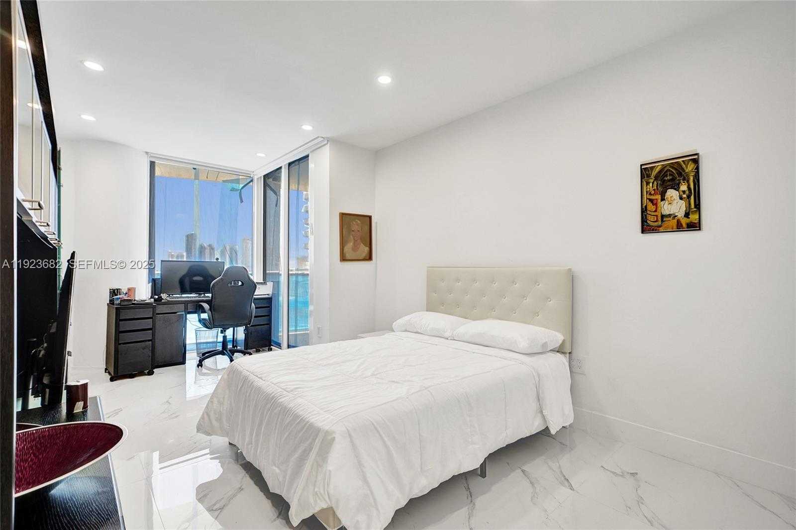 Small Image of 4000 ISLAND BLVD #2301, Aventura Number 45