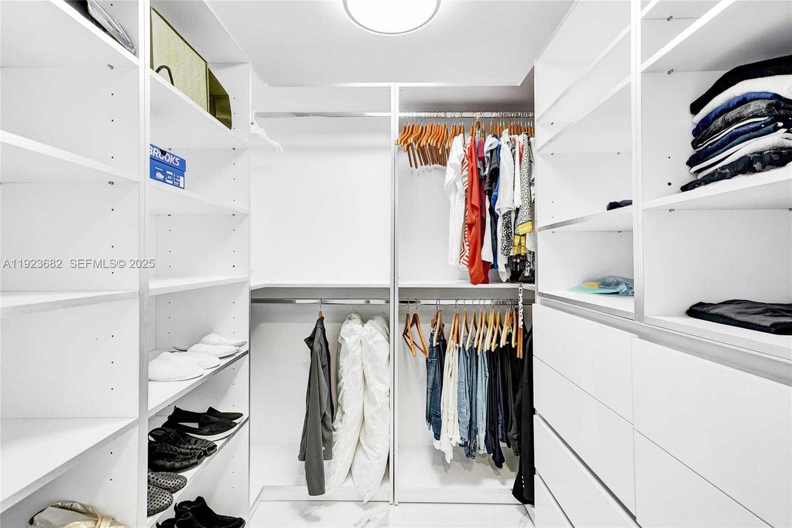 Small Image of 4000 ISLAND BLVD #2301, Aventura Number 48