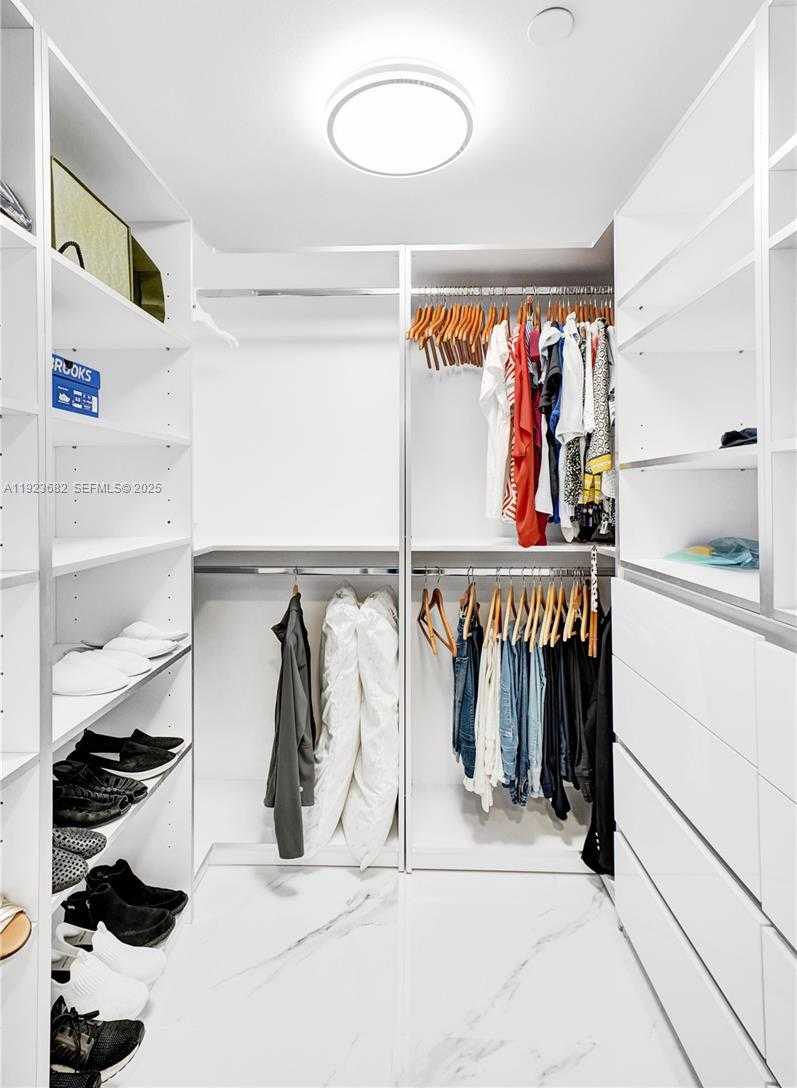 Small Image of 4000 ISLAND BLVD #2301, Aventura Number 49