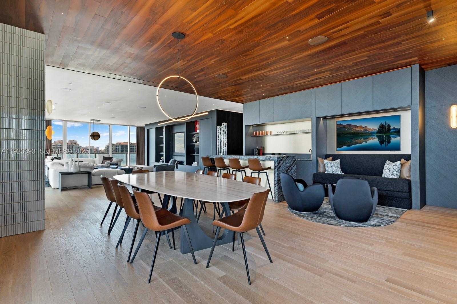 Small Image of 800 SOUTH POINTE DR #801, Miami Beach Number 10