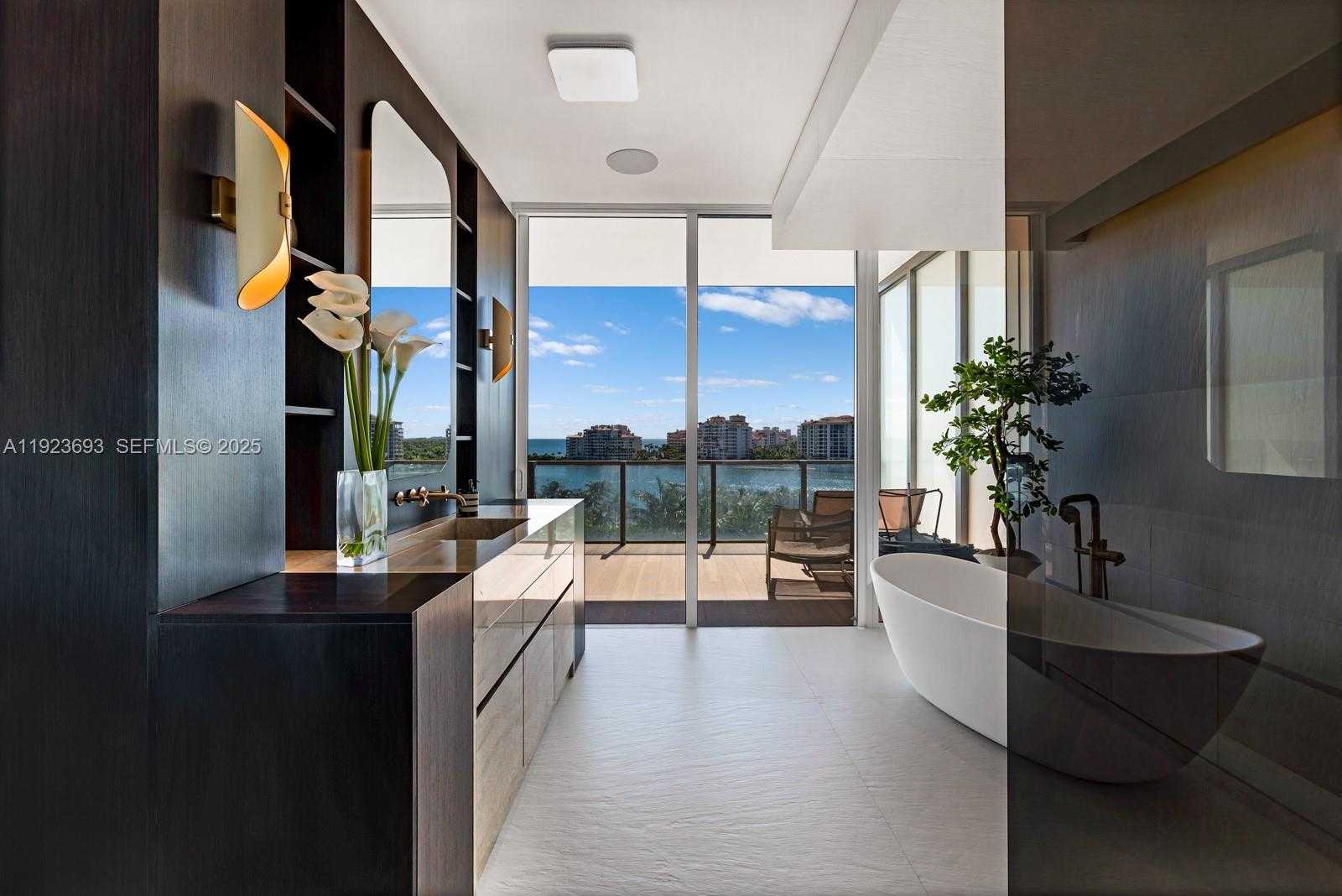 Small Image of 800 SOUTH POINTE DR #801, Miami Beach Number 14