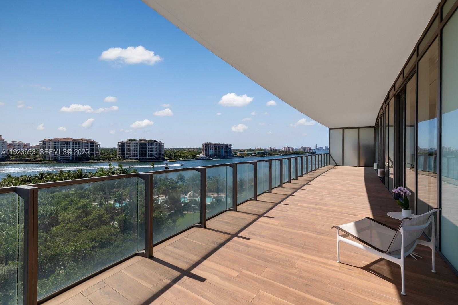 Small Image of 800 SOUTH POINTE DR #801, Miami Beach Number 19
