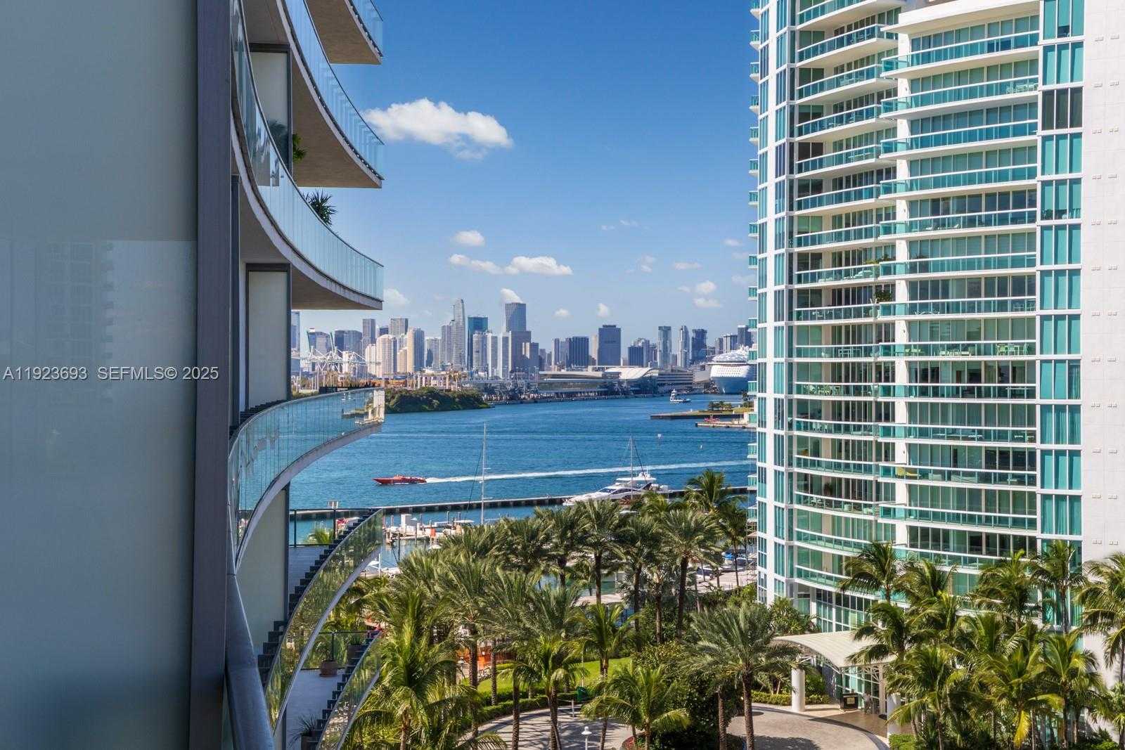 Small Image of 800 SOUTH POINTE DR #801, Miami Beach Number 23