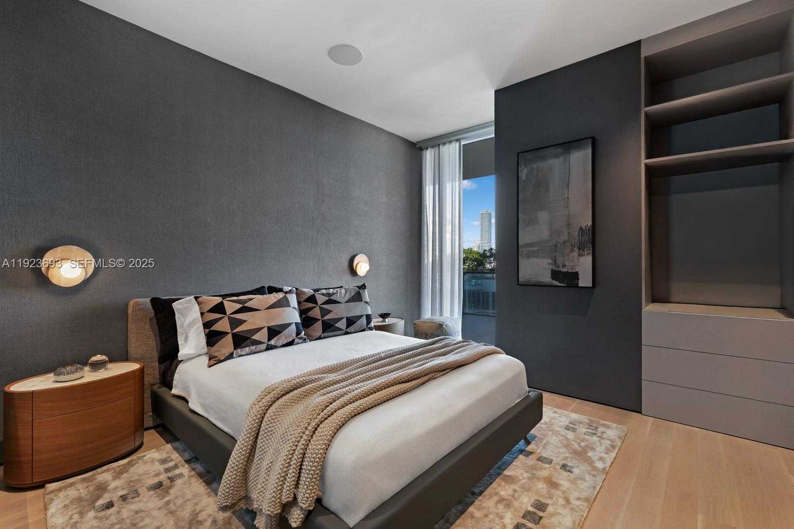 Small Image of 800 SOUTH POINTE DR #801, Miami Beach Number 24