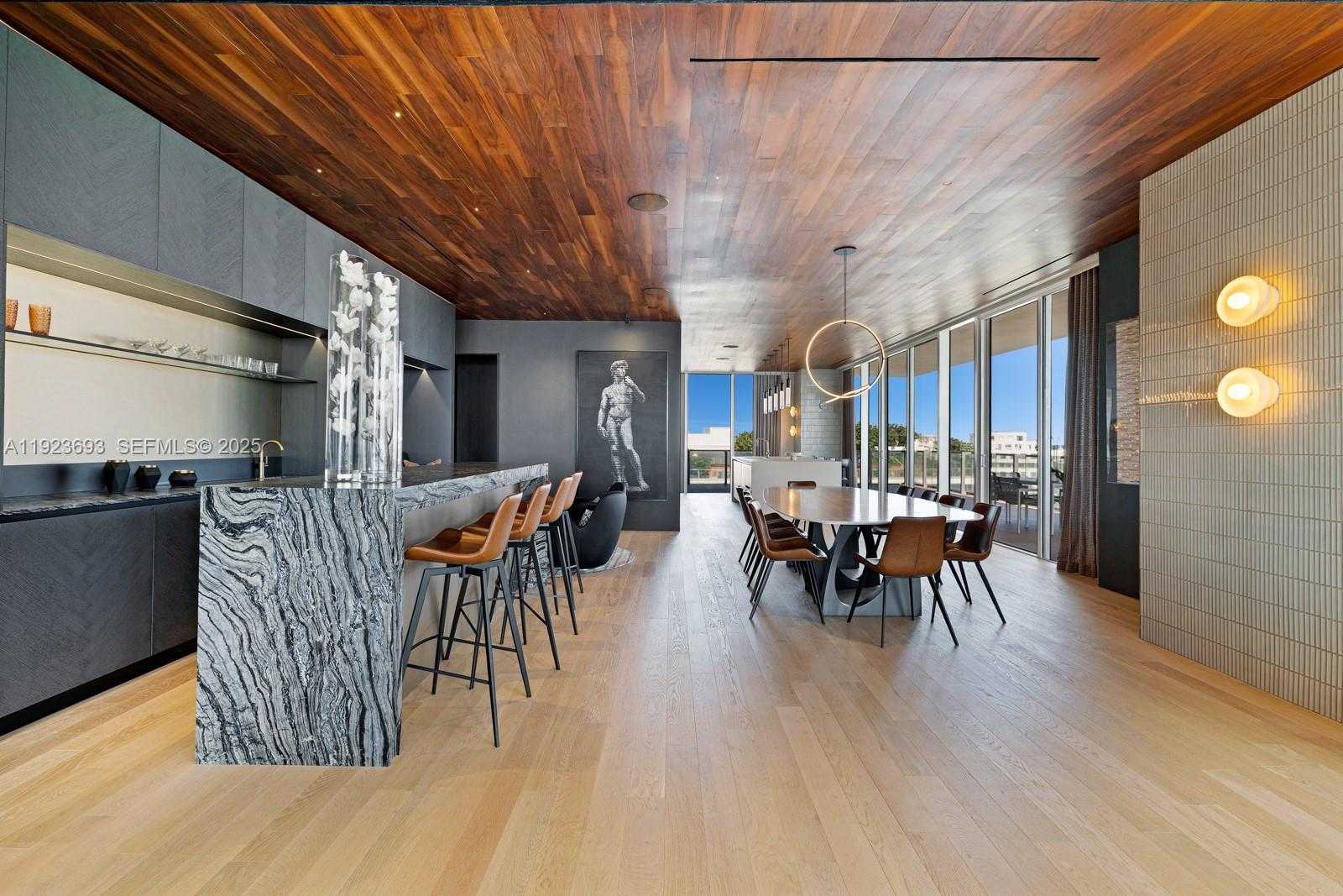 Small Image of 800 SOUTH POINTE DR #801, Miami Beach Number 3