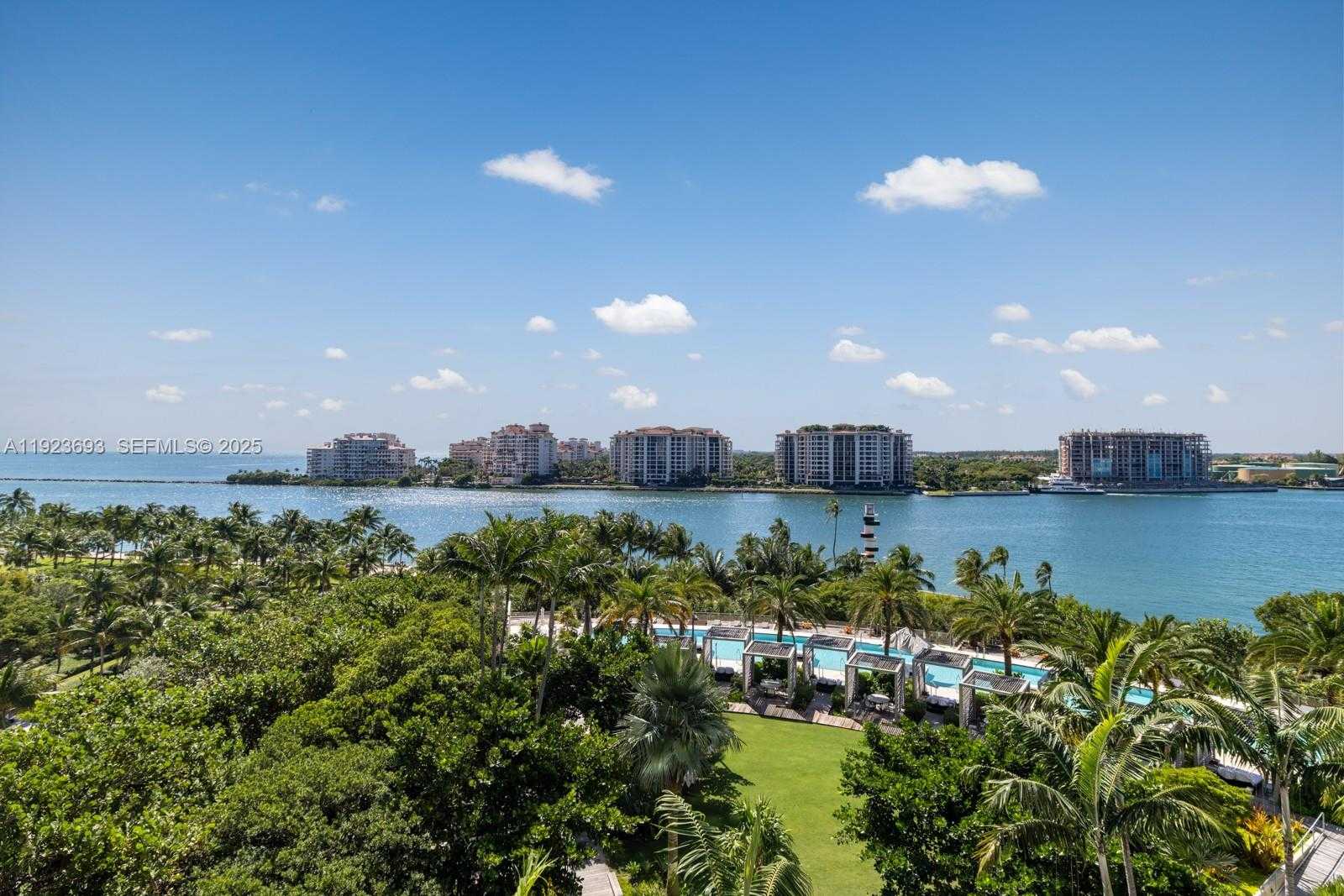 Small Image of 800 SOUTH POINTE DR #801, Miami Beach Number 32
