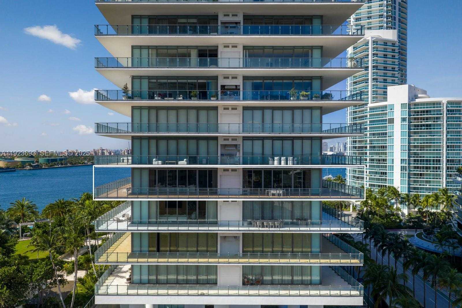 Small Image of 800 SOUTH POINTE DR #801, Miami Beach Number 35