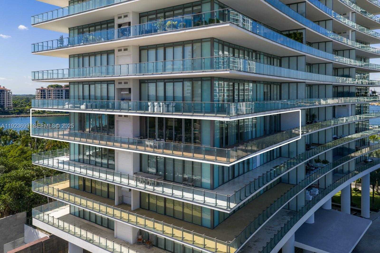 Small Image of 800 SOUTH POINTE DR #801, Miami Beach Number 36