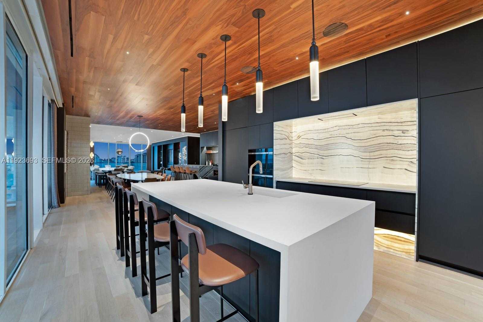 Small Image of 800 SOUTH POINTE DR #801, Miami Beach Number 39