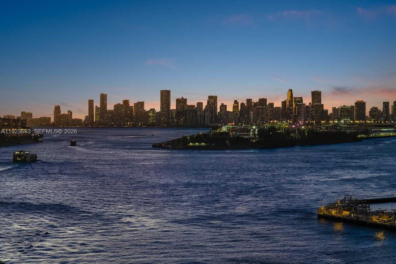 Small Image of 800 SOUTH POINTE DR #801, Miami Beach Number 43