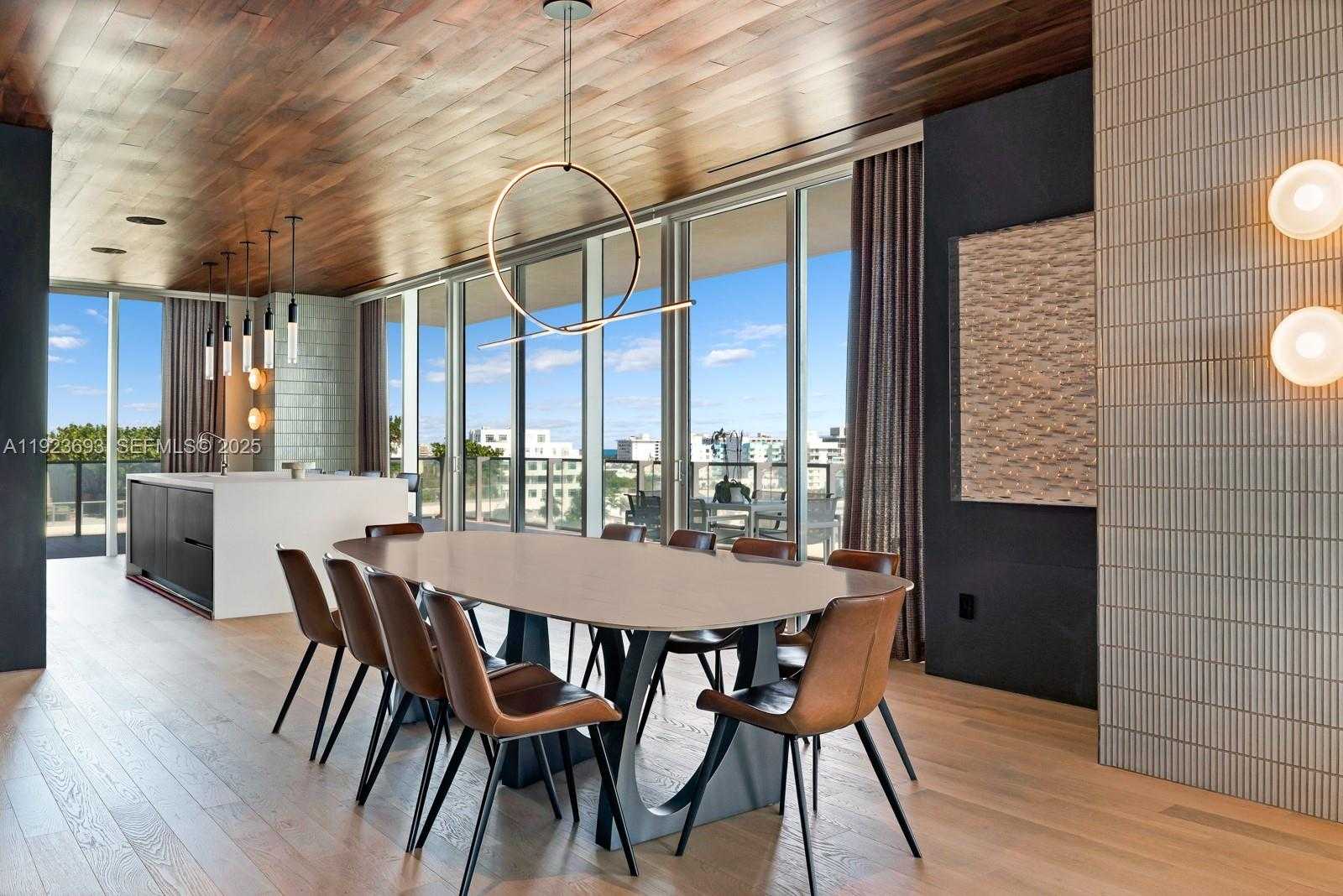 Small Image of 800 SOUTH POINTE DR #801, Miami Beach Number 5