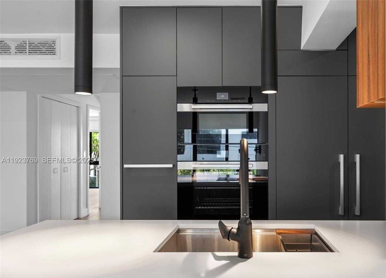 Imagen de Pequeño Objeto