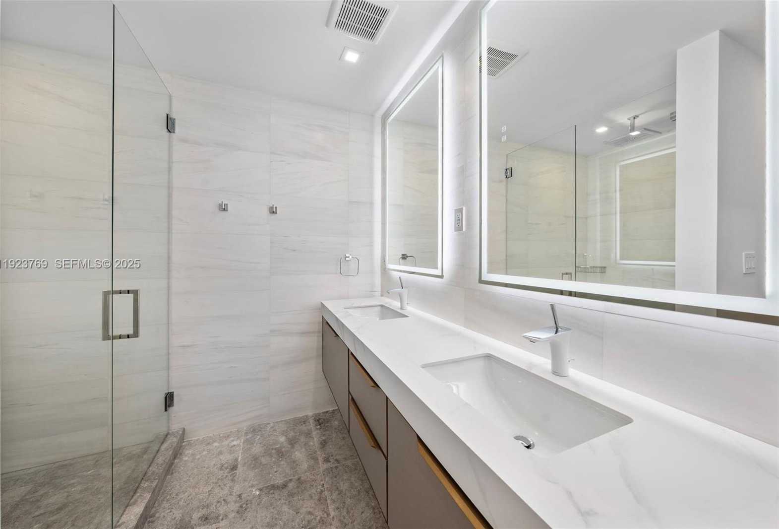 Imagen de Pequeño Objeto