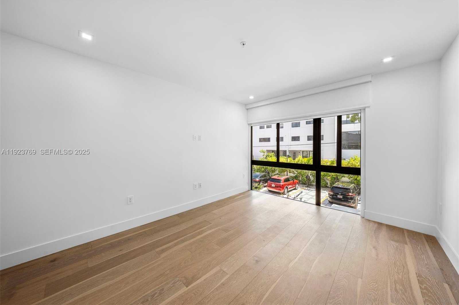 Imagen de Pequeño Objeto