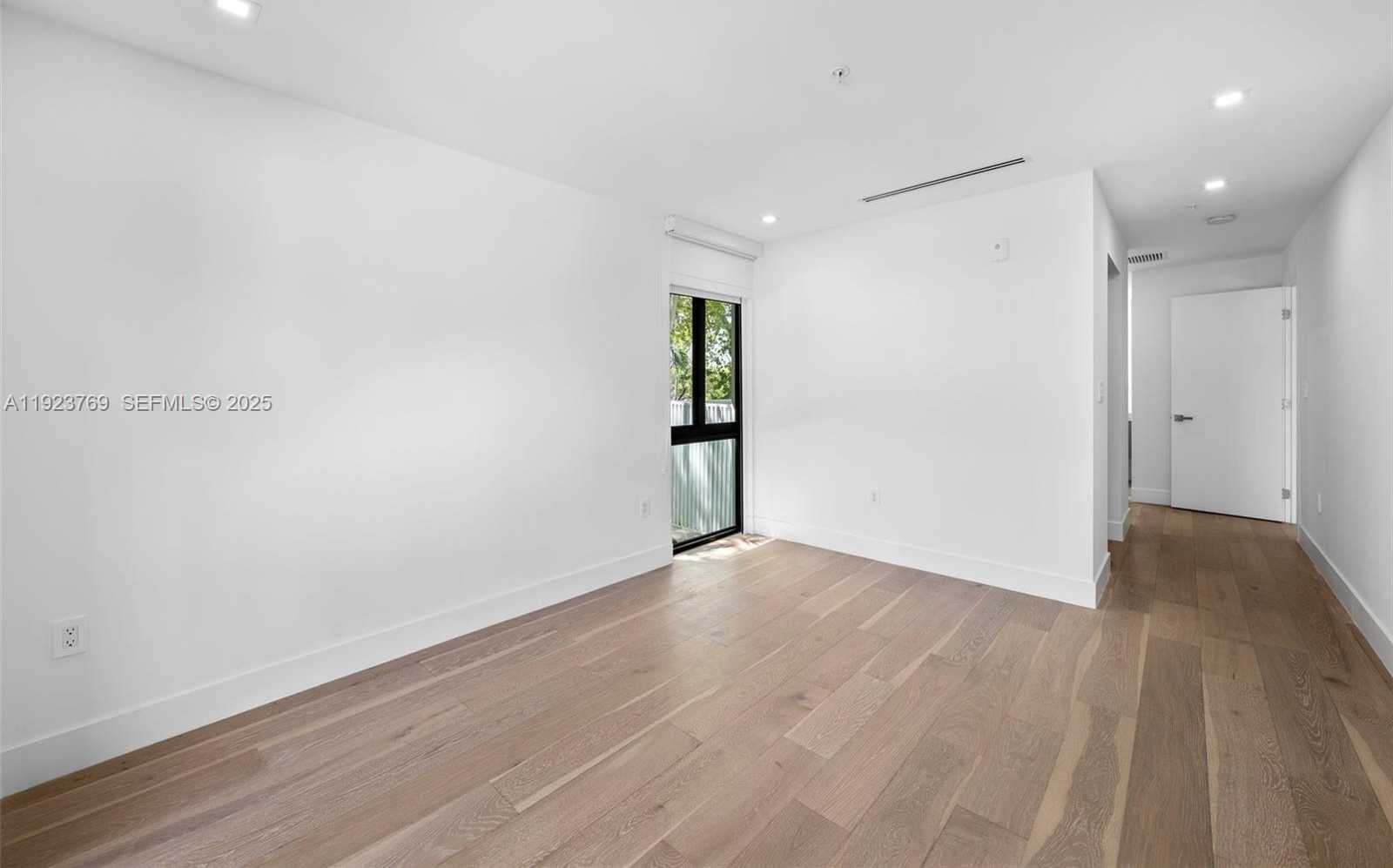 Imagen de Pequeño Objeto