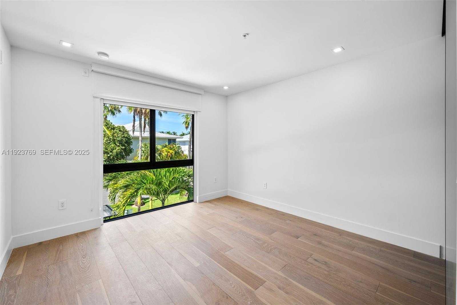 Imagen de Pequeño Objeto