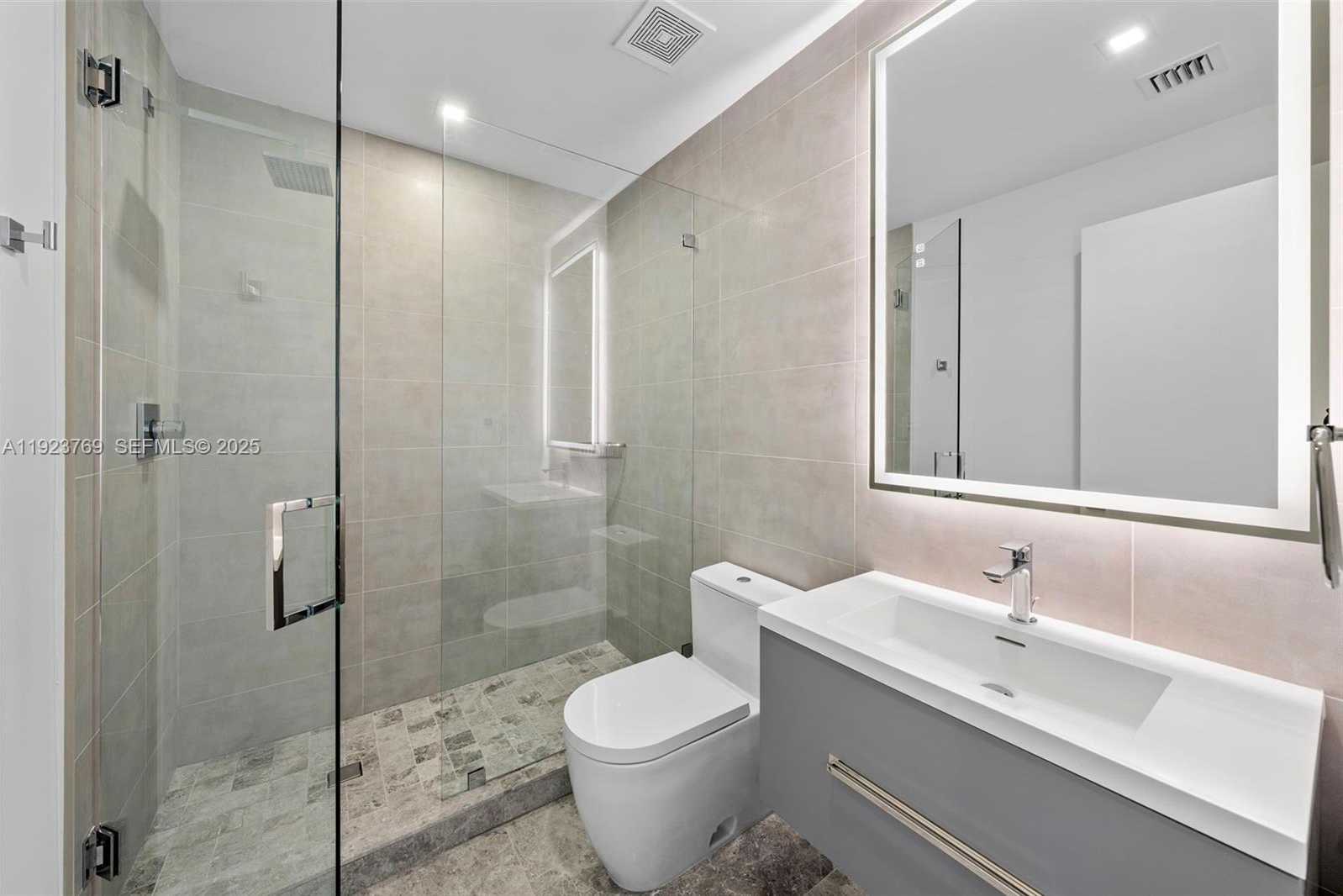 Imagen de Pequeño Objeto