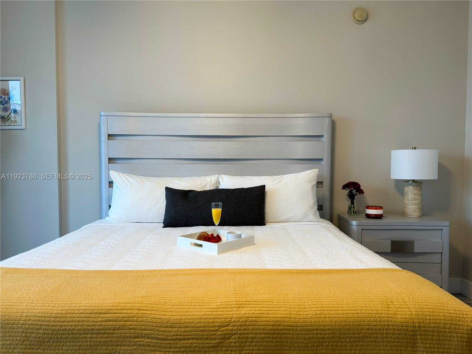 Small Image of 485 BRICKELL AVE #4405, Miami Number 5